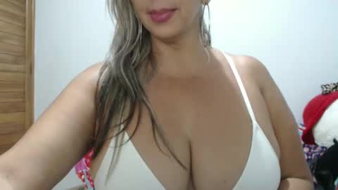 Molly Bunny online show from December 10, 10:47 pm