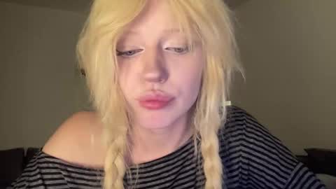 Snapshot of mollycodle chatting on October 3, 7:41 pm Goddess Katherine online show from October 3, 7:41 pm