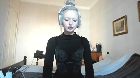 Snapshot of mollycodle chatting on February 11, 7:33 am Goddess Katherine online show from February 11, 7:33 am