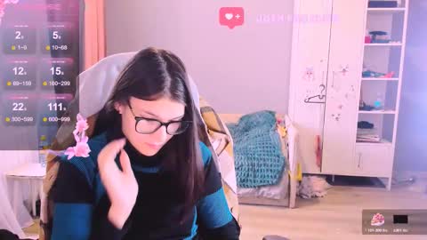  KIRA  online show from November 6, 4:51 am