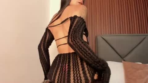 mollylove_ online show from June 19, 7:06 pm