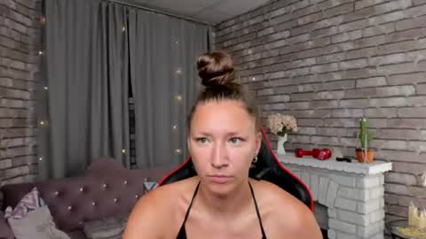 hi im Molly heregreat boobs big heart  warm pussy  online show from June 29, 12:06 am
