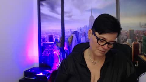 Snapshot of mollysun chatting on December 21, 3:42 pm MollySun Nina Randmann online show from December 21, 3:42 pm