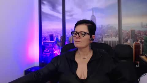Snapshot of mollysun chatting on December 14, 5:25 pm MollySun Nina Randmann online show from December 14, 5:25 pm