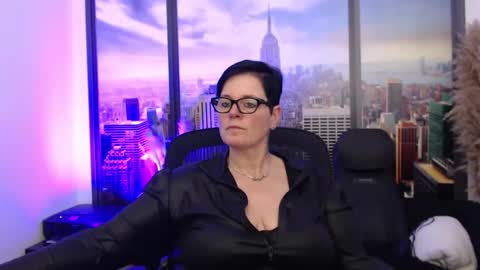 Snapshot of mollysun chatting on January 19, 5:18 pm MollySun Nina Randmann online show from January 19, 5:18 pm