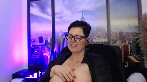 Snapshot of mollysun chatting on February 11, 6:22 pm MollySun Nina Randmann online show from February 11, 6:22 pm