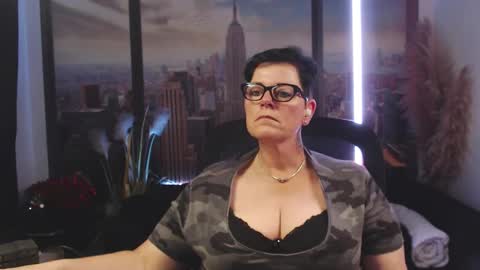 Snapshot of mollysun chatting on October 5, 5:18 pm MollySun Nina Randmann online show from October 5, 5:18 pm