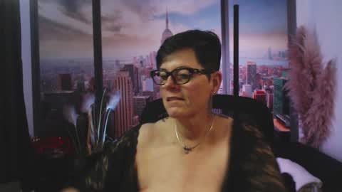 Snapshot of mollysun chatting on October 9, 6:12 pm MollySun Nina Randmann online show from October 9, 6:12 pm