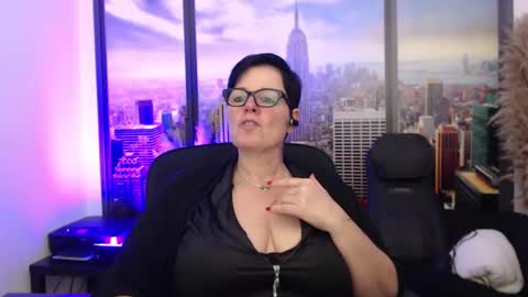 Snapshot of mollysun chatting on January 21, 6:12 pm MollySun Nina Randmann online show from January 21, 6:12 pm