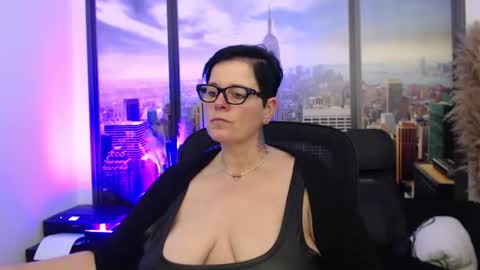 Snapshot of mollysun chatting on January 20, 6:32 pm MollySun Nina Randmann online show from January 20, 6:32 pm