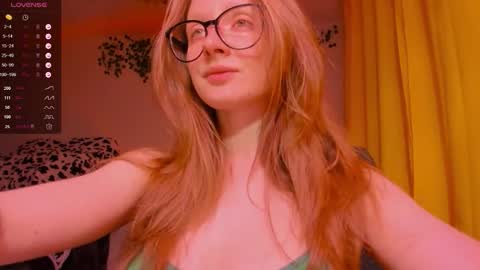 mollytucker online show from December 19, 4:10 pm