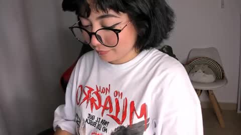 moly_loo online show from March 26, 5:53 am