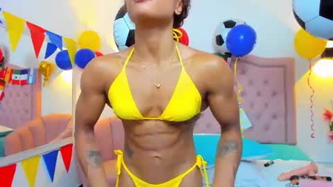 molyrestrepo online show from June 12, 8:39 pm