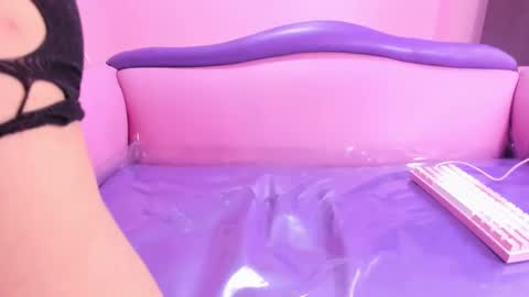 Snapshot of mommy_dirty_squirt chatting on February 11, 11:53 am carolina online show from February 11, 11:53 am