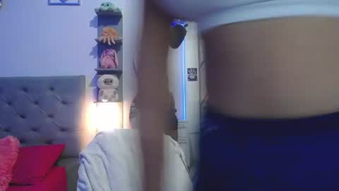 ANDREA online show from August 4, 1:33 am