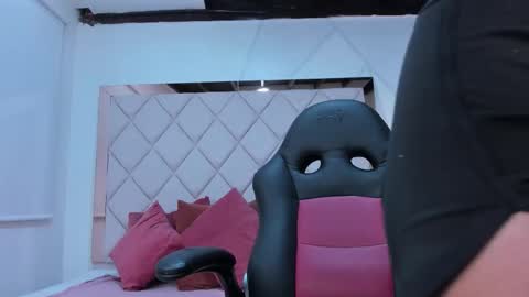 Momo  online show from December 4, 10:21 pm