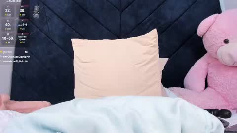 Momo  online show from June 19, 9:24 am
