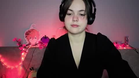 Momo online show from March 13, 8:10 pm