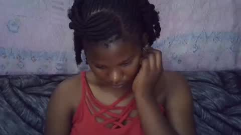 momsdoll online show from February 12, 7:10 am