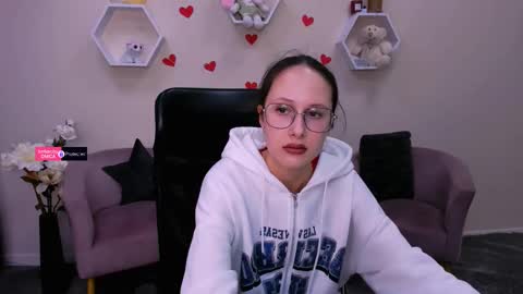 Snapshot of mona_cloud chatting on March 4, 2:53 pm Mona online show from March 4, 2:53 pm