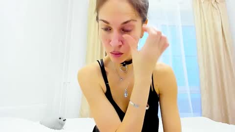 Mona online show from February 3, 5:07 am