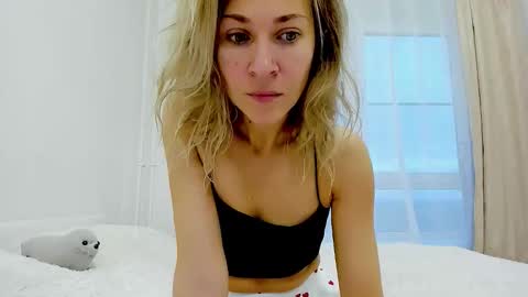 Mona online show from October 29, 4:39 am