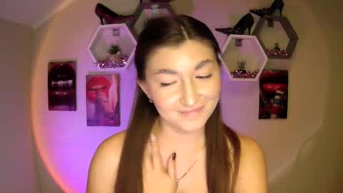 sweet girl and shine body online show from October 1, 11:15 am