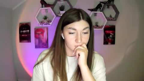 sweet girl and shine body online show from September 13, 8:00 am