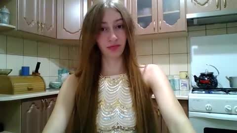 Snapshot of monica_tamayo chatting on October 10, 9:09 pm Monica online show from October 10, 9:09 pm
