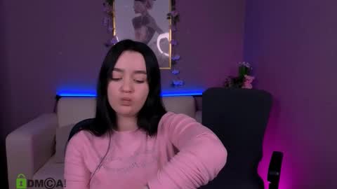 Monica online show from March 1, 9:03 pm