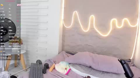 I am Monika online show from September 21, 9:13 pm