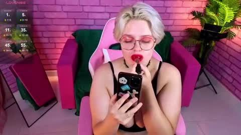 Monica online show from October 15, 11:35 am