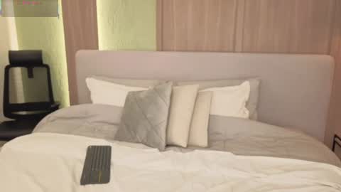 Monique  online show from July 18, 5:37 pm