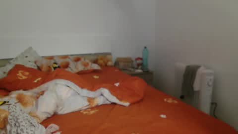 Snapshot of montserrat123 chatting on February 7, 9:37 am Monse online show from February 7, 9:37 am