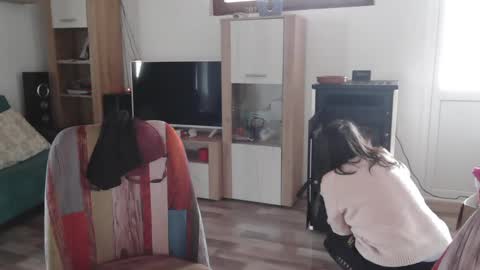 Snapshot of montserrat123 chatting on February 12, 8:27 am Monse online show from February 12, 8:27 am