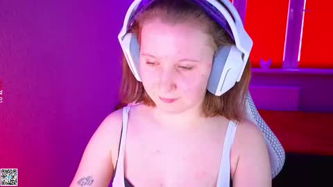 Lola online show from November 19, 7:08 am