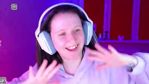 Lola online show from December 13, 7:53 pm