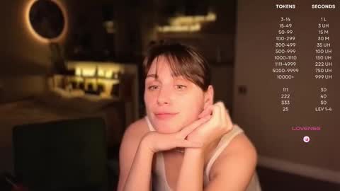 Luna  online show from October 4, 6:56 pm