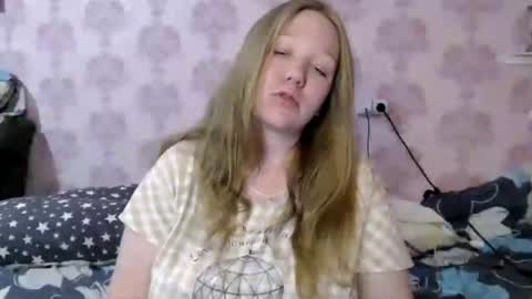 moon_linght000 online show from July 18, 7:27 pm