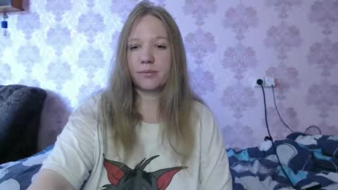 moon_linght000 online show from June 4, 5:34 am