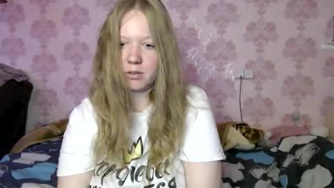 moon_linght000 online show from June 8, 2:01 am