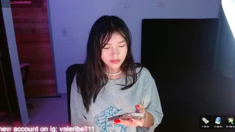 Snapshot of moonbella_bell chatting on January 5, 3:00 am bell online show from January 5, 3:00 am