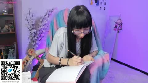 Snapshot of moonlady_ chatting on September 25, 5:17 am MOON online show from September 25, 5:17 am