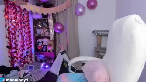 MOON  online show from June 15, 3:18 am