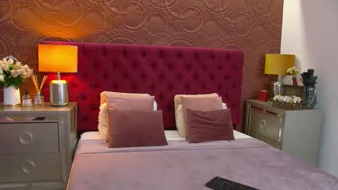 Snapshot of moonligt_iris chatting on October 8, 5:01 am moonligt_iris online show from October 8, 5:01 am