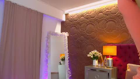 Snapshot of moonligt_iris chatting on October 9, 6:06 am moonligt_iris online show from October 9, 6:06 am