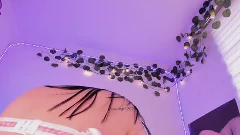 moonliight__ online show from July 24, 4:38 pm