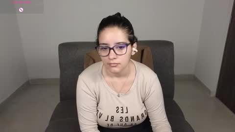 Snapshot of moonwoman_ chatting on October 12, 3:31 am Moon Woman online show from October 12, 3:31 am