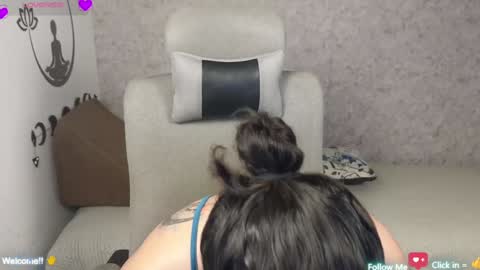 Snapshot of moonwoman_ chatting on January 8, 2:35 am Moon Woman online show from January 8, 2:35 am