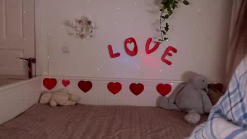 moore_alice online show from May 9, 7:16 pm